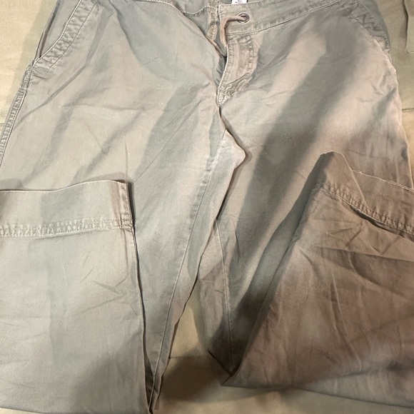 Old Navy khaki low waist capri pants - Picture 8 of 12